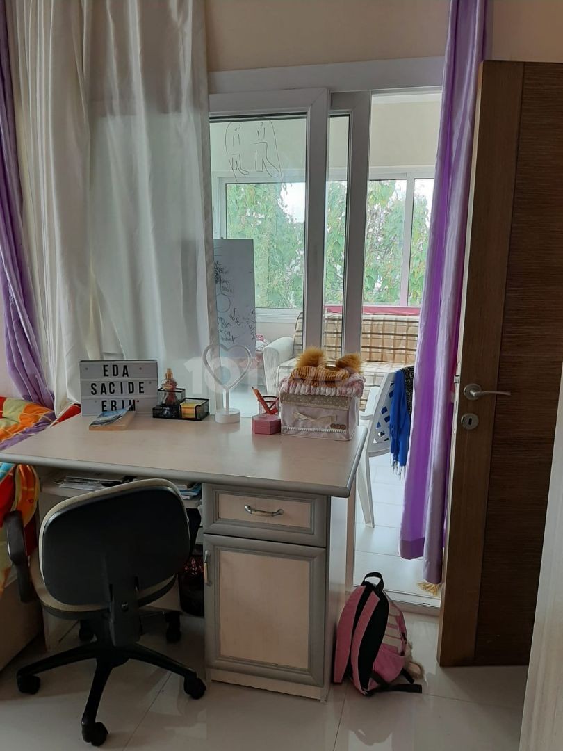 LEFKOŞA GELİBOLU BÖL. MERKEZİ KONUMDA TADİLAT GEREKTİRMEYEN 3+2 PENTHOUSE