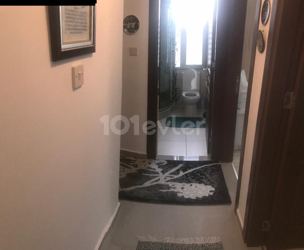 GÖNYELİ DE MÜKEMMEL KONUMDA SIFIRA YAKIN ARA KAT 3+1 DAİRE