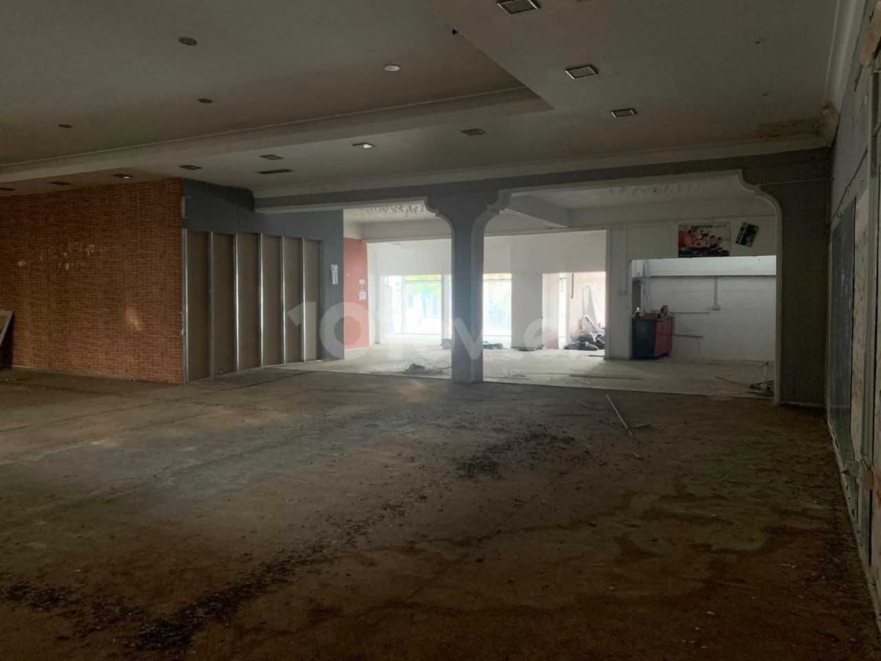 1000 M2 CLOSED AREA WORKPLACE IN GÜZELYURT CENTER 