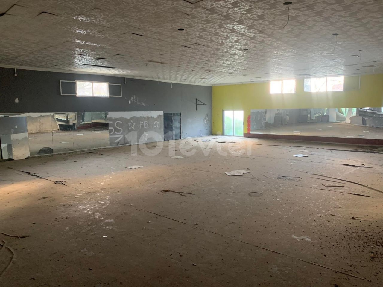 1000 M2 CLOSED AREA WORKPLACE IN GÜZELYURT CENTER 