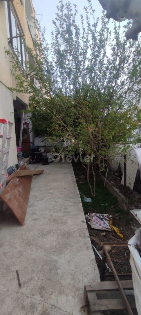 LEFKOŞA DUMLUPINARDA 3+1 BAHÇELİ ZEMİN KAT DAİRE