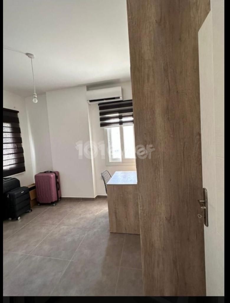 GÖNYELİDE BÜYÜK KİLER ARKASI 2+1 DİREK ÜSTÜ DAİRE