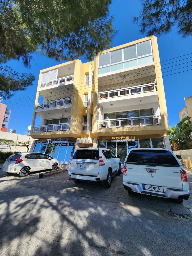 VERY SPACIOUS AND FULLY RENOVATED 3+2 APARTMENT IN LEFKOŞA BEACH