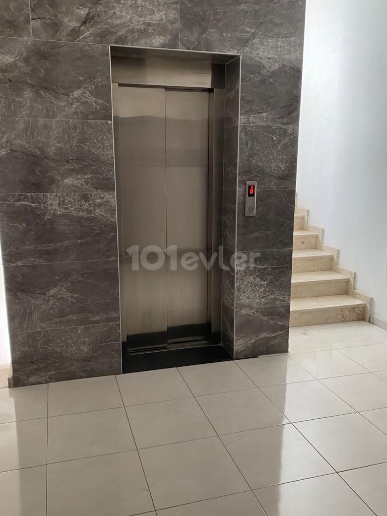 2+1 FLAT WITH ELEVATOR, NEAR NEW, FULLY FURNISHED, STOP SIDE