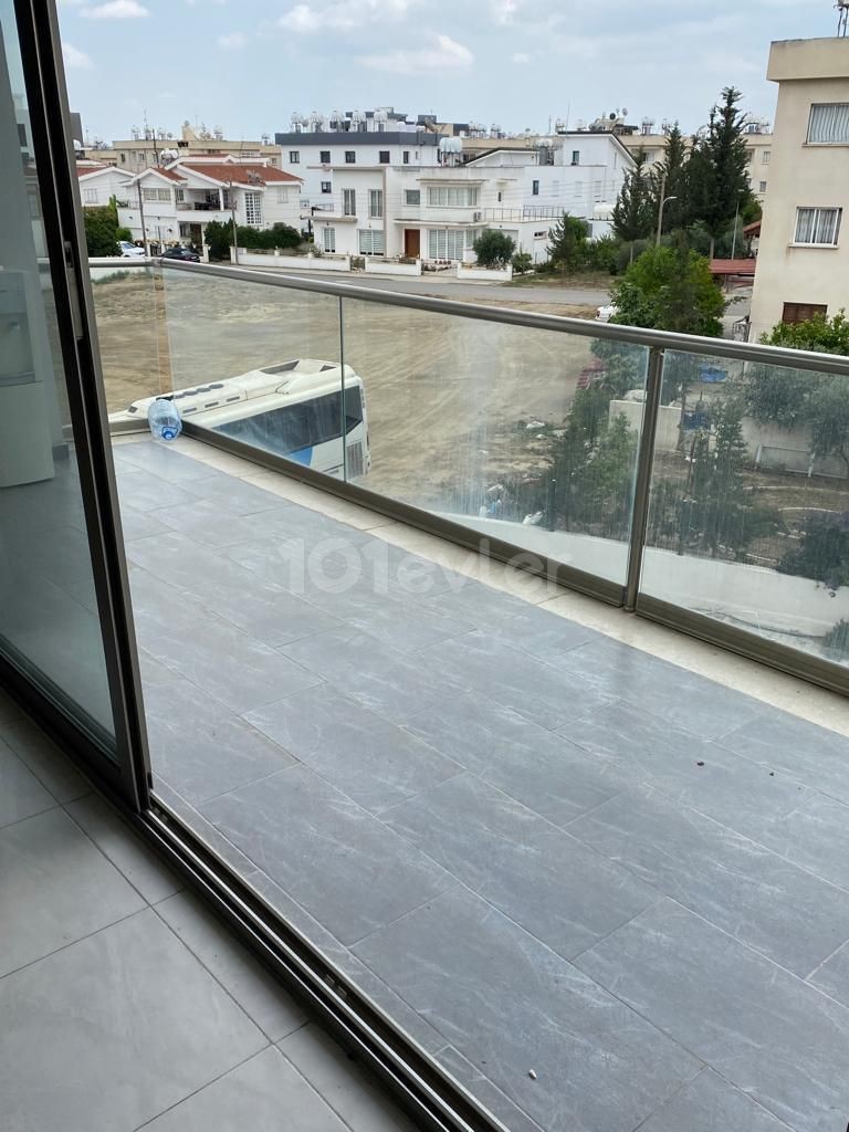 YENİKENT ANA CADDE ÜZERİ ASANSÖRLÜ YENİ 'YE YAKIN 2+1 DAİRE FULL EŞYALI DURAK YANI