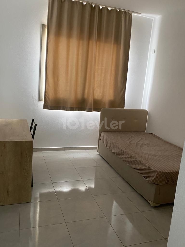 YENİKENT ANA CADDE ÜZERİ ASANSÖRLÜ YENİ 'YE YAKIN 2+1 DAİRE FULL EŞYALI DURAK YANI