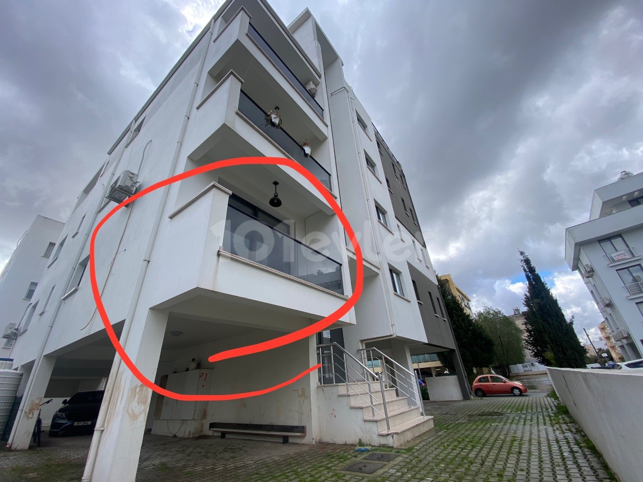 (Müsaitlik 18-23/7) Nezih semptte aile apartmanı birinci katta Ful eşyalı her odada klima 2+1