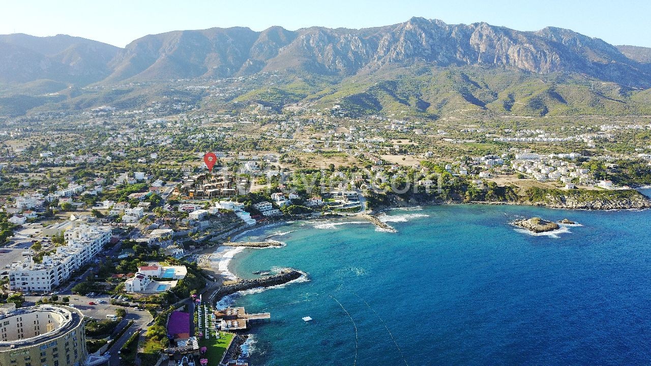 Girne'de Akdeniz'e yürüme mesafesinde 1 Yatak Odalı Daire ** 