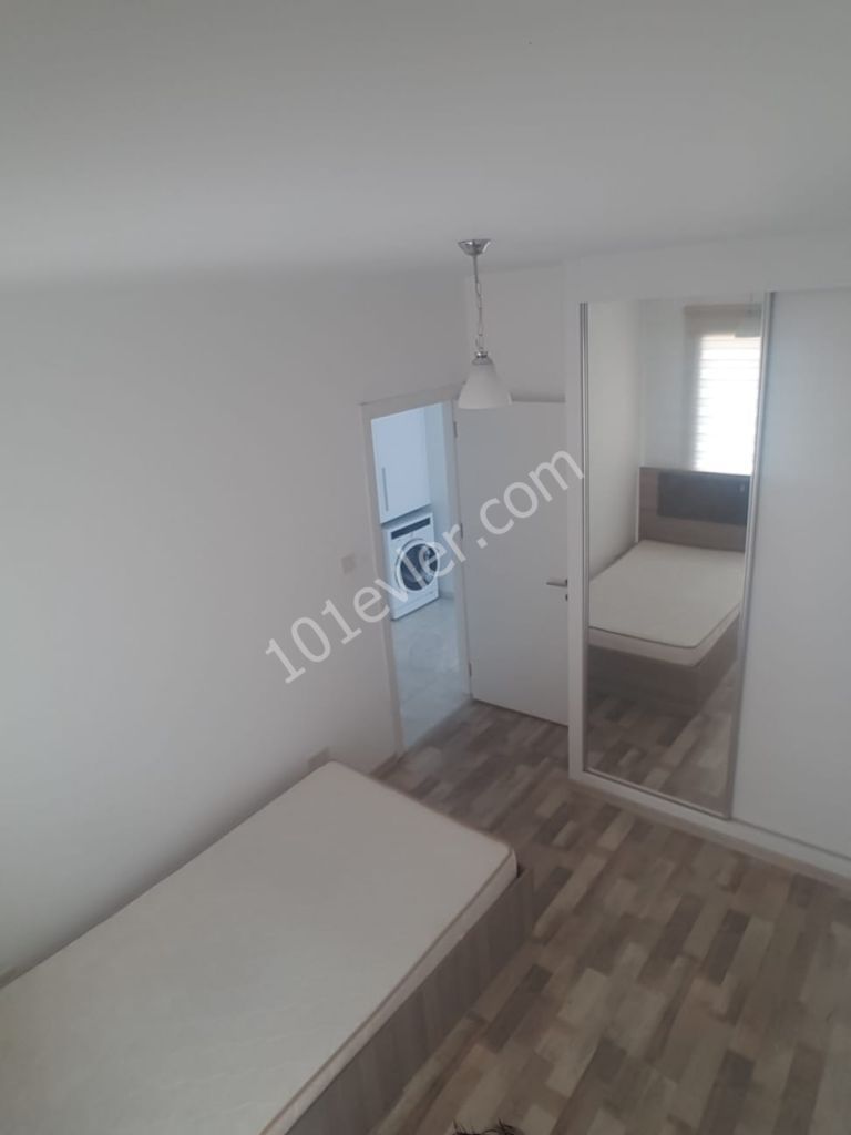 Girne yeni limanda lort palaje karşısı AVRASYA TOVERT APT 2+1 ful eşyalı muhteşem manzaralı süper lüks daire 