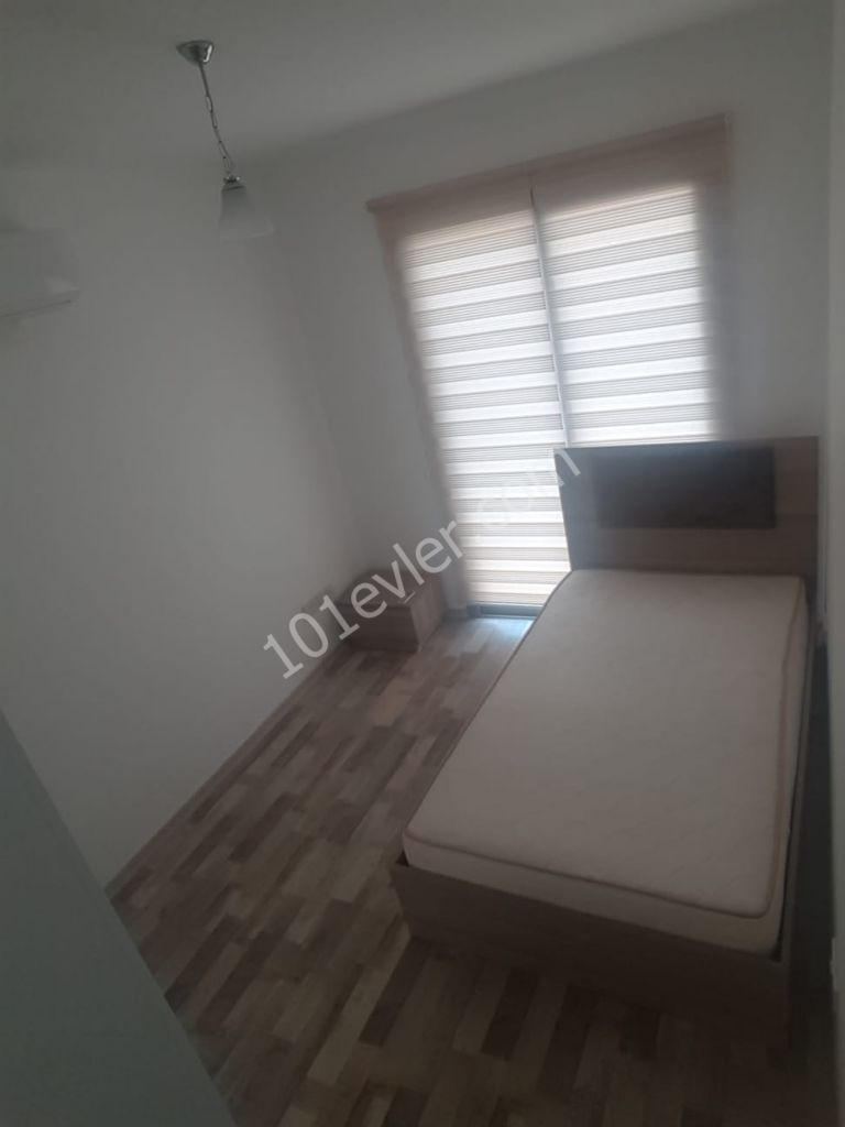 Girne yeni limanda lort palaje karşısı AVRASYA TOVERT APT 2+1 ful eşyalı muhteşem manzaralı süper lüks daire 