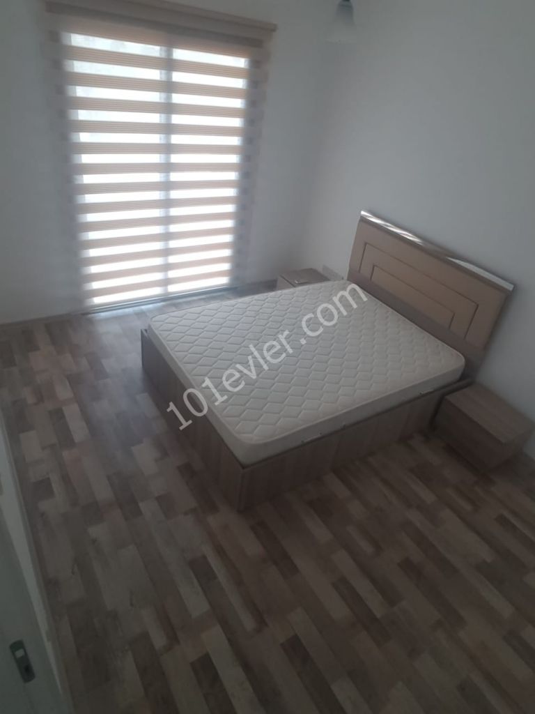 Girne yeni limanda lort palaje karşısı AVRASYA TOVERT APT 2+1 ful eşyalı muhteşem manzaralı süper lüks daire 