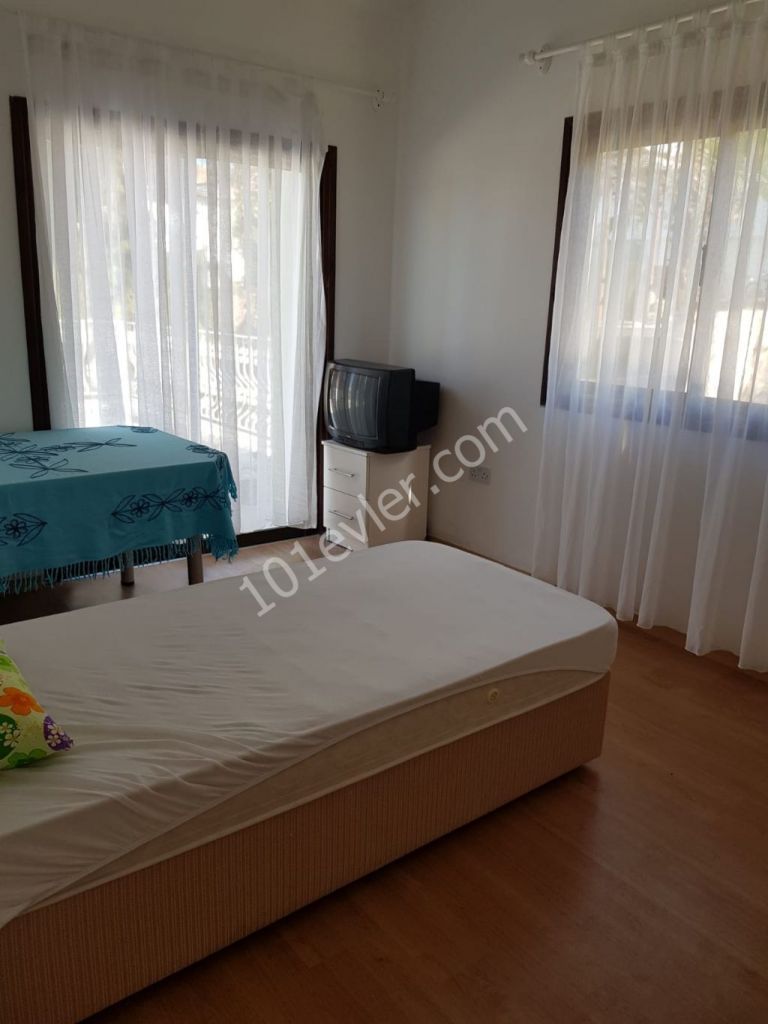 Girne bellepaisde  ful eşyalı kiralık 2+1 manzaralı ve ESK SCHOOL  yanında  .sizleri bekluyor