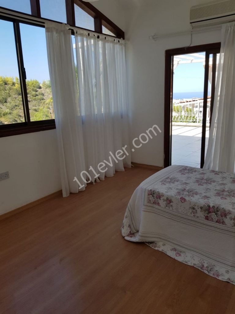 Girne bellepaisde  ful eşyalı kiralık 2+1 manzaralı ve ESK SCHOOL  yanında  .sizleri bekluyor