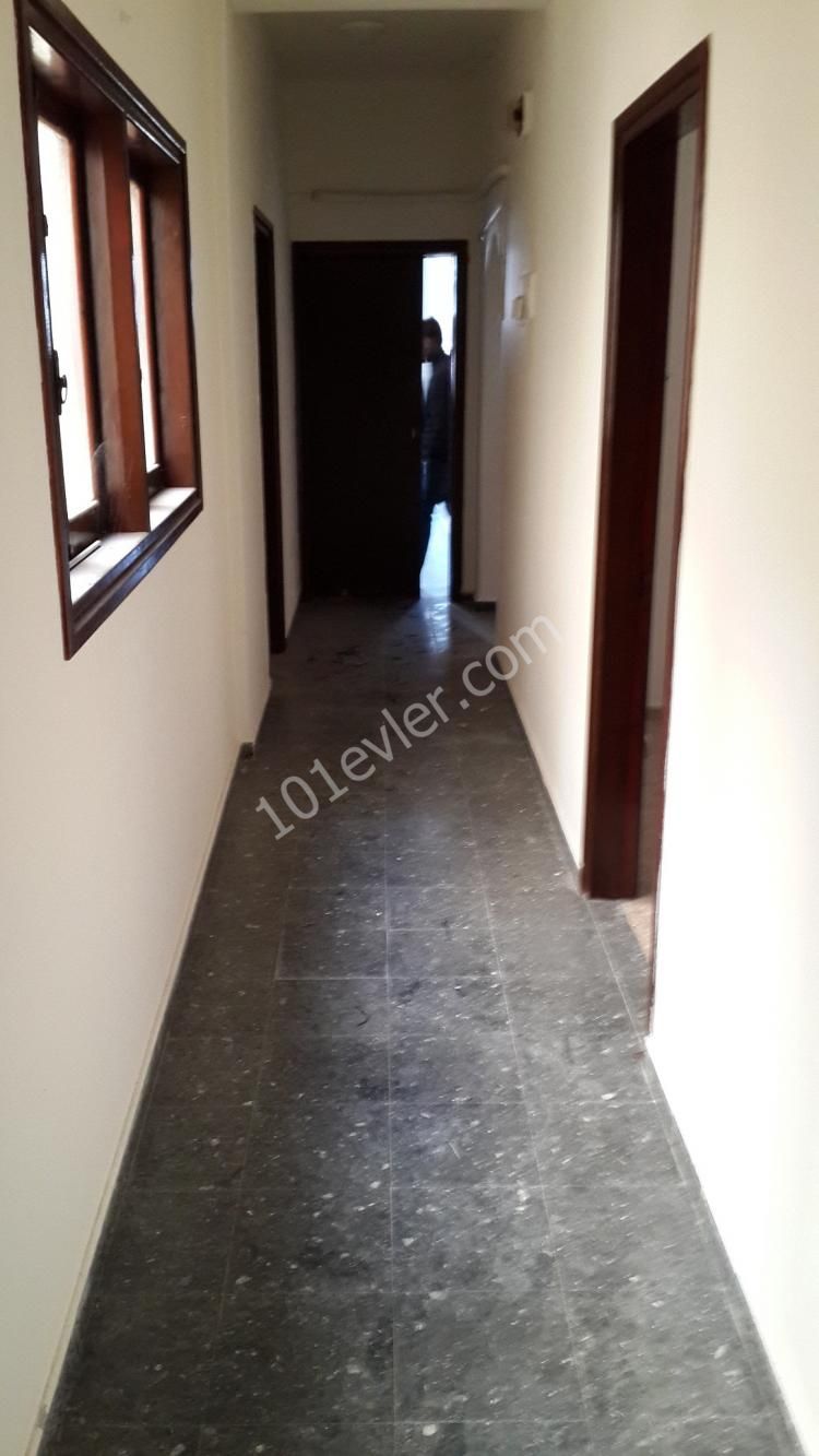 limanın içinde 3+1 180 m2 daire satılık