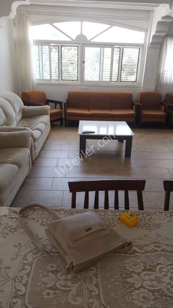 Flat To Rent in Zeytinlik, Kyrenia