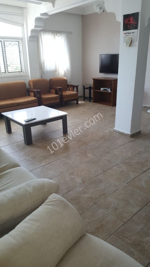 Flat To Rent in Zeytinlik, Kyrenia