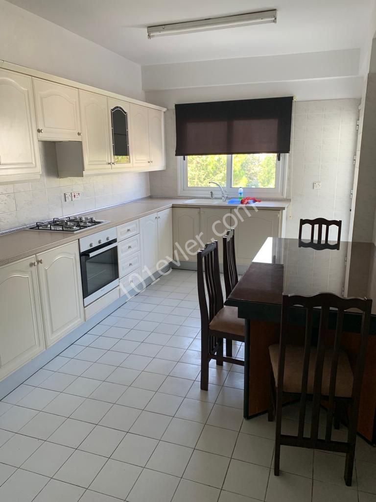 Flat To Rent in Girne Merkez, Kyrenia