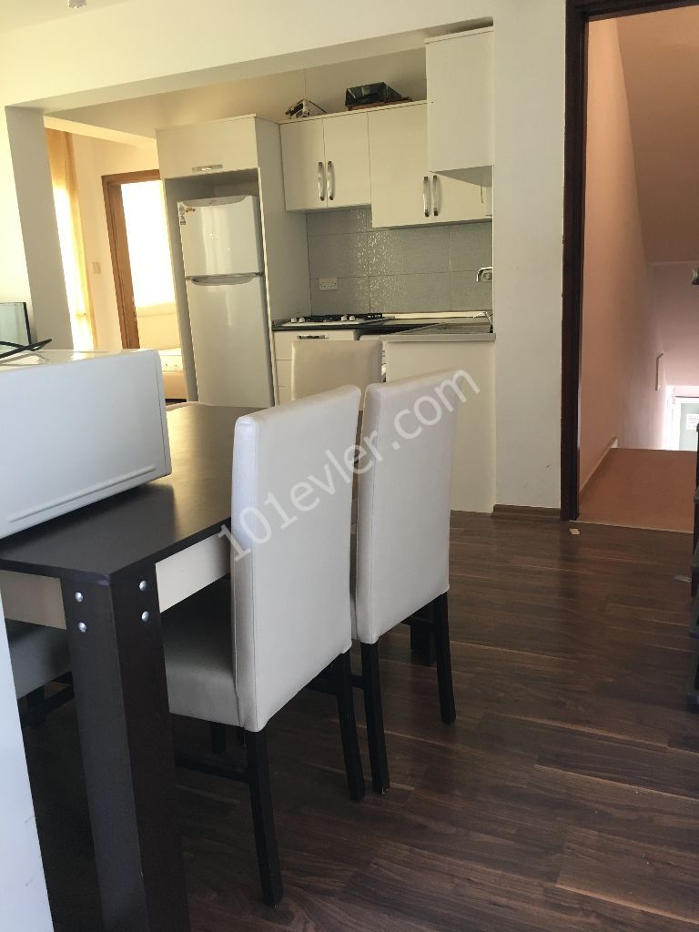 Girne Merkezde 2 yatak odalı full eşyalı kiralık daire .. 