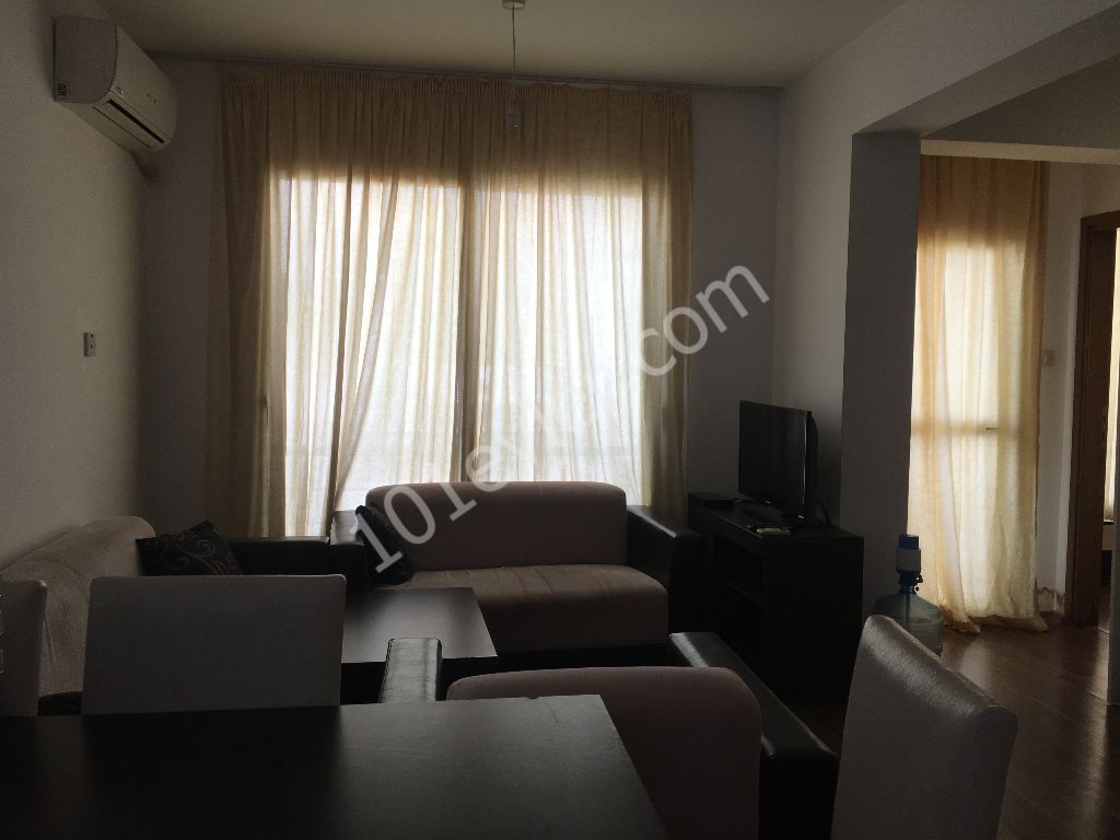 Girne Merkezde 2 yatak odalı full eşyalı kiralık daire .. 