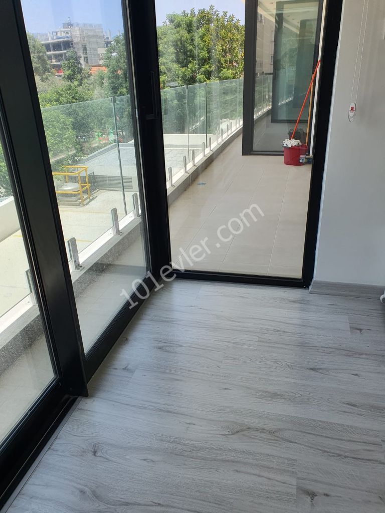 Perla Özyalçın Sitesi havuzlu lüks sitede 90 m2 kiralık full eşyalı daire ..