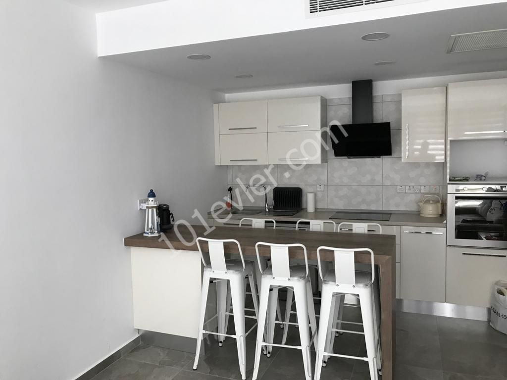 Perla Özyalçın Sitesi havuzlu lüks sitede 90 m2 kiralık full eşyalı daire ..