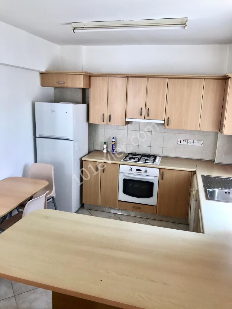 Girne Merkez'de Kar Market bölgesinde kiralık 2 yatak odalı full eşyalı Penthouse..