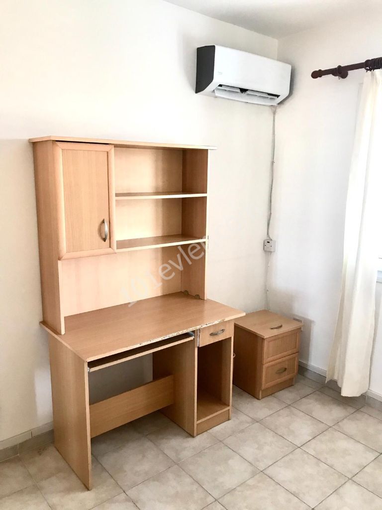 Girne Merkez'de Kar Market bölgesinde kiralık 2 yatak odalı full eşyalı Penthouse..