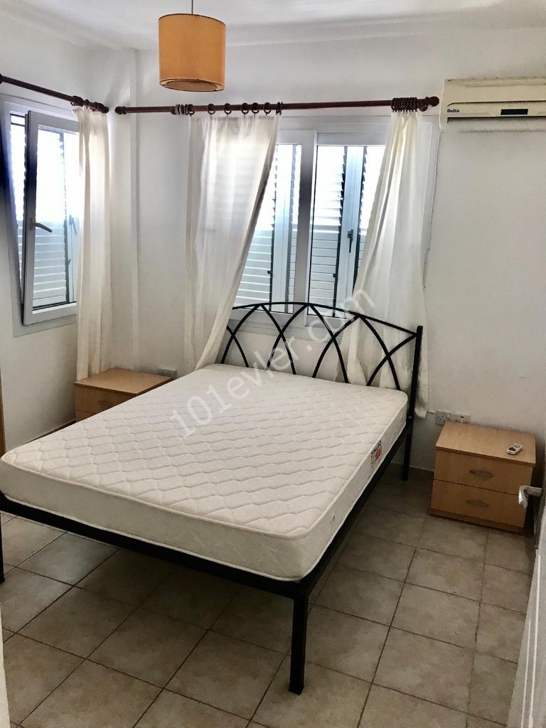 Girne Merkez'de Kar Market bölgesinde kiralık 2 yatak odalı full eşyalı Penthouse..