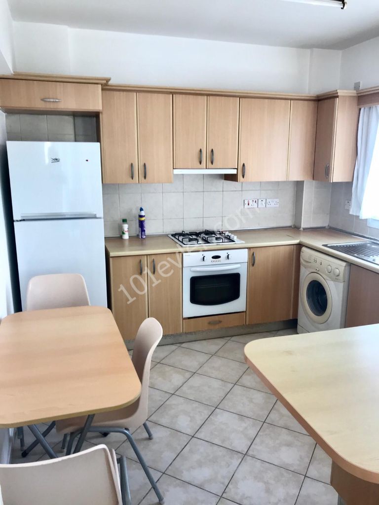 Girne Merkez'de Kar Market bölgesinde kiralık 2 yatak odalı full eşyalı Penthouse..