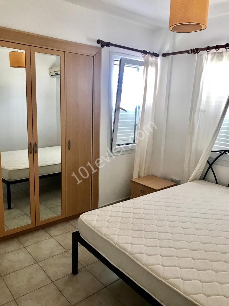 Girne Merkez'de Kar Market bölgesinde kiralık 2 yatak odalı full eşyalı Penthouse..