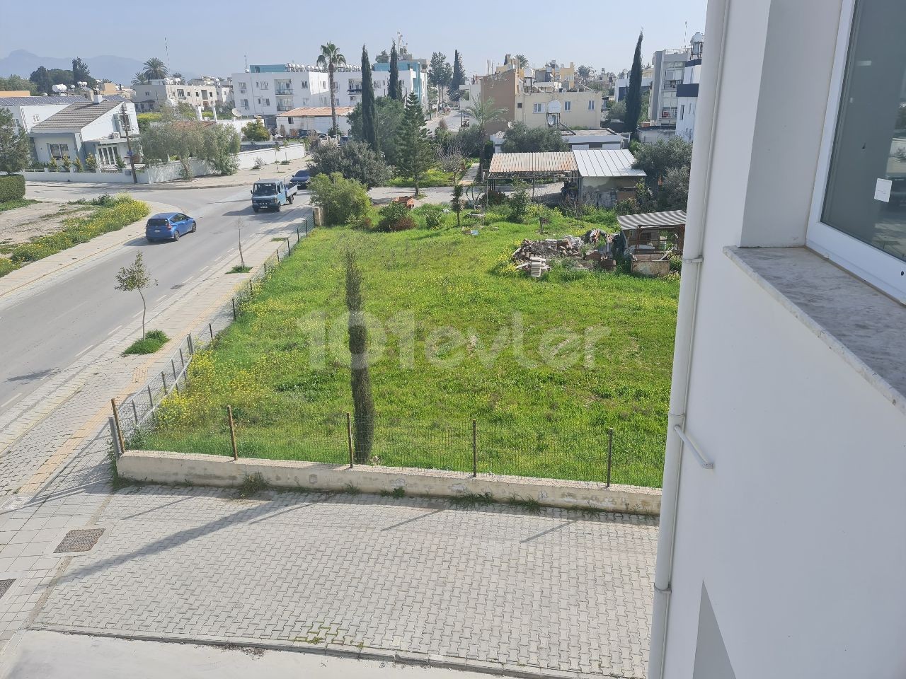 2+1 new new zero apartment with Turkish roots for sale in a great location in Gönyeli, close to markets and pharmacies and main street. 