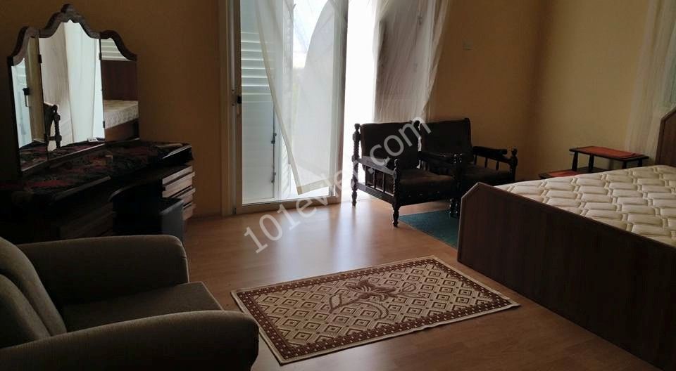 girne boğazköyde 4+1 kiralık villa.350 m.2+170m.2balkonlar toğlam 553 metre kare