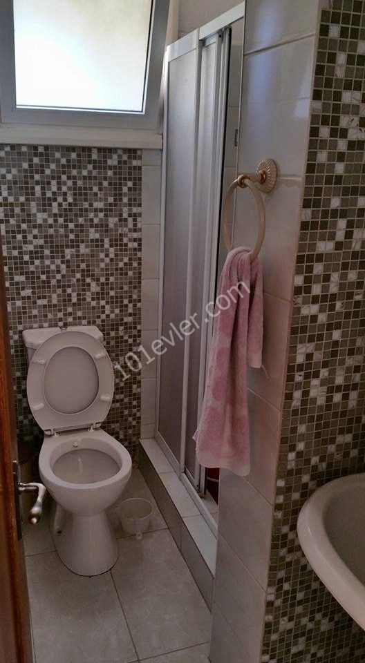 girne boğazköyde 4+1 kiralık villa.350 m.2+170m.2balkonlar toğlam 553 metre kare