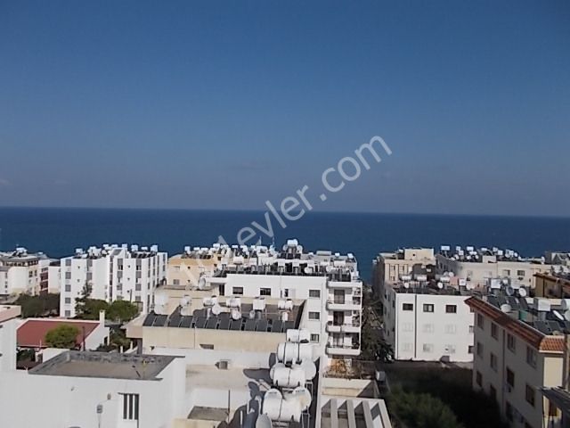 Girne kaşgar court bölgesi yeni bitmiş 160m2 süper dağ ve deniz manzaralı 3+1 penthouse daire