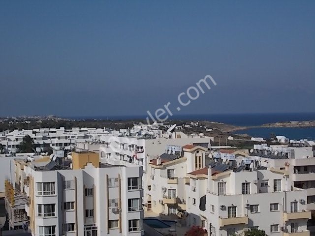 Girne kaşgar court bölgesi yeni bitmiş 160m2 süper dağ ve deniz manzaralı 3+1 penthouse daire