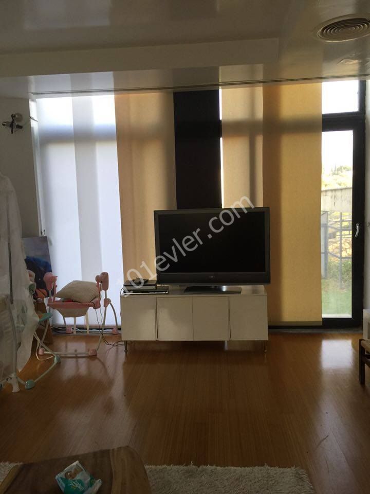 turk kocanlı 3 yaşında 5+1 modern villa