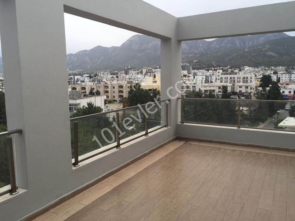 Girne merkezde lüks 4+1 Penthouse