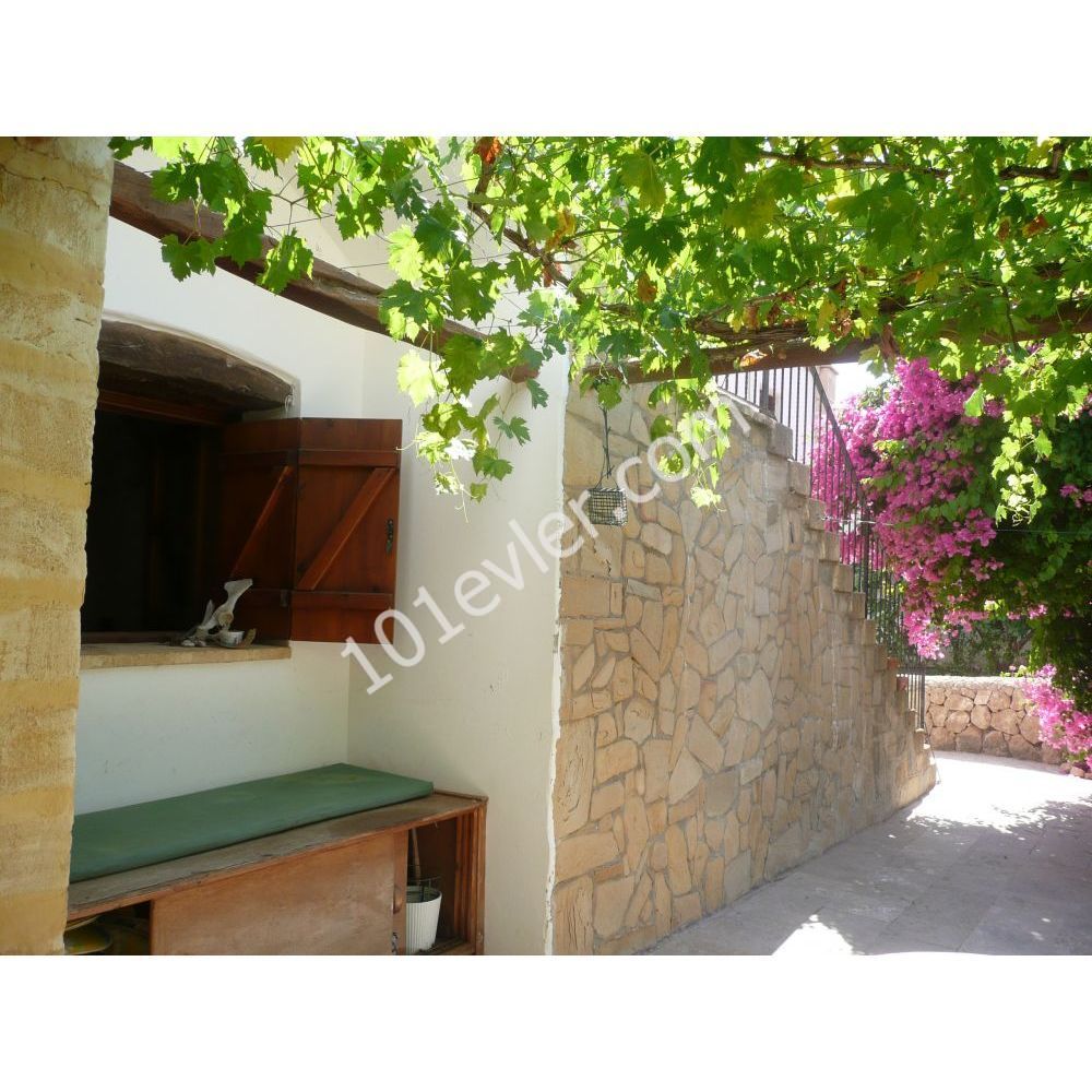 Large 4 double bedroom house - Esentepe Village