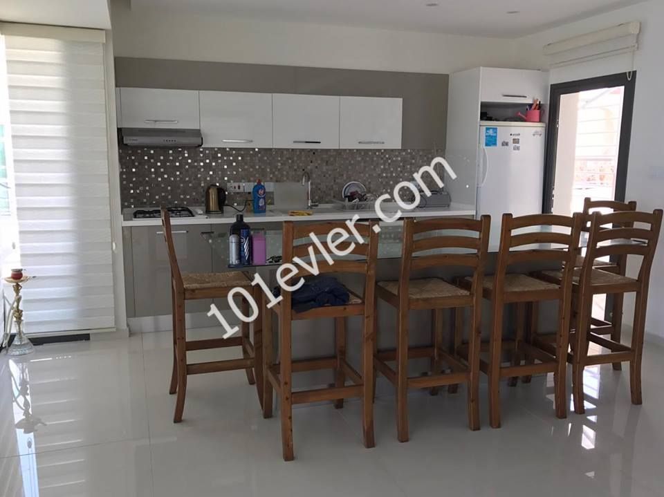 Girne Karaoğlanoğlu'nda Kiralık 4+1 Villa