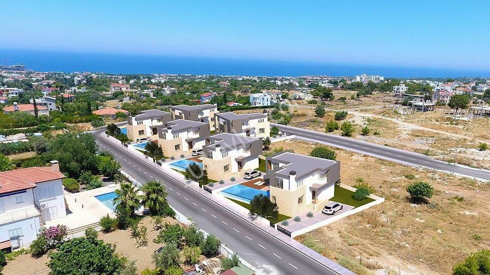 Girne catalkoyde dag ve deniz manzarali muhtesem lux willa