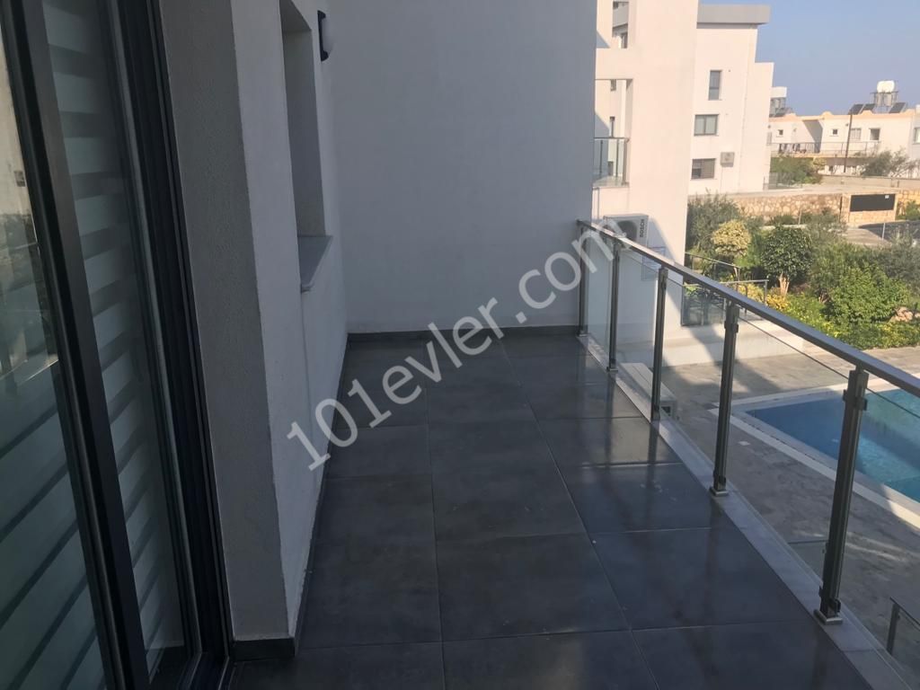 Flat To Rent in Alsancak, Kyrenia