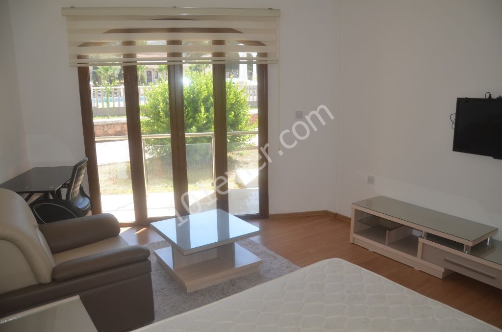 Flat To Rent in Karaoğlanoğlu, Kyrenia