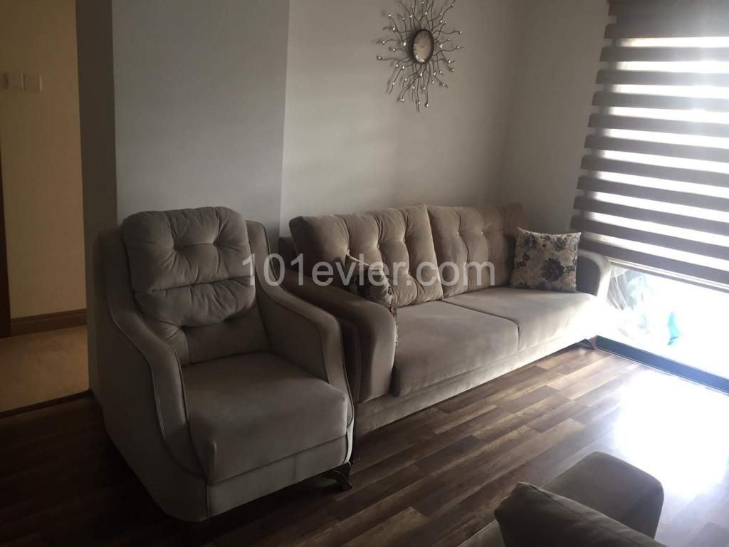 GİRNE MERKEZDE SATILIK FULL EŞYALI 2+1 LÜX DAİRE