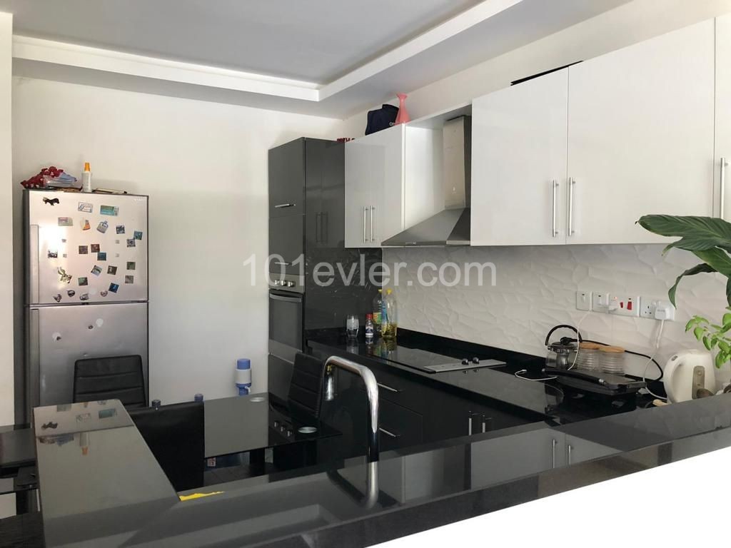 GİRNE MERKEZDE SATILIK FULL EŞYALI 2+1 LÜX DAİRE