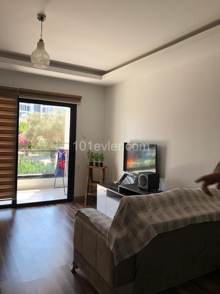 GİRNE MERKEZDE SATILIK FULL EŞYALI 2+1 LÜX DAİRE