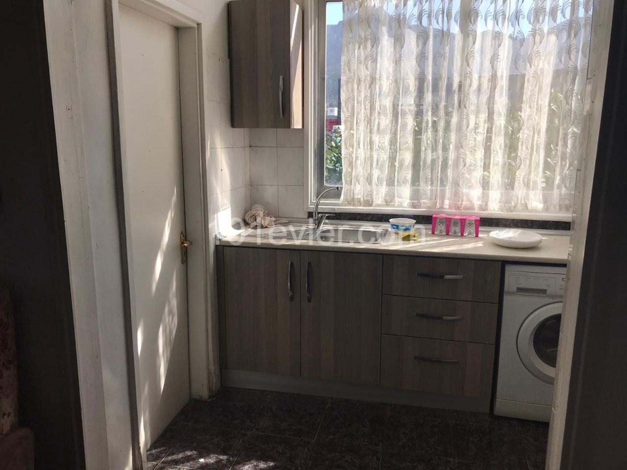 Flat To Rent in Karaoğlanoğlu, Kyrenia