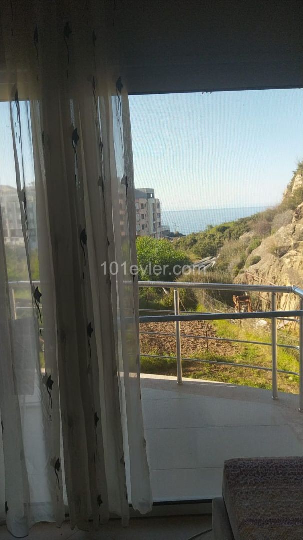 Flat To Rent in Girne Merkez, Kyrenia