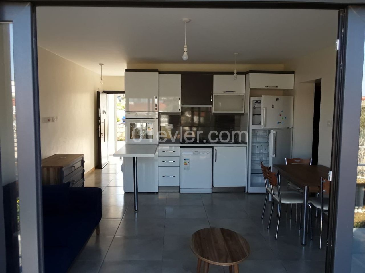 Flat To Rent in Alsancak, Kyrenia