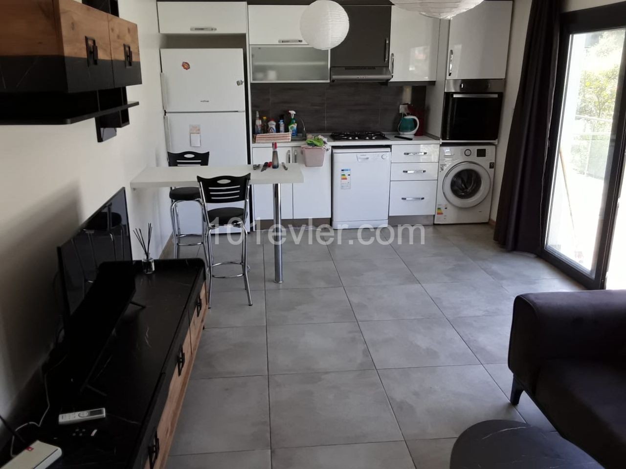 Flat To Rent in Alsancak, Kyrenia