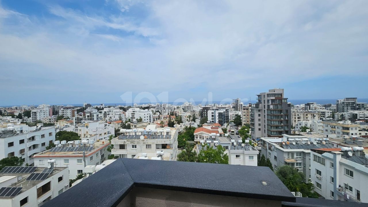 Penthouse zu vermieten im Kyrenia Center